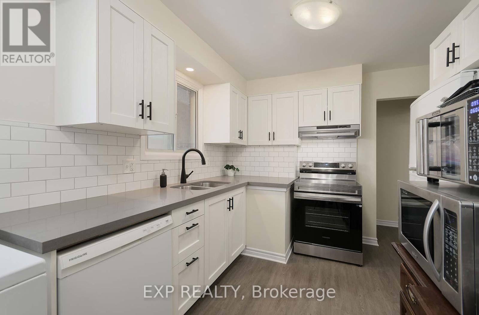 22a Bernick Drive, Barrie, Ontario  L4M 5J5 - Photo 16 - S12630218