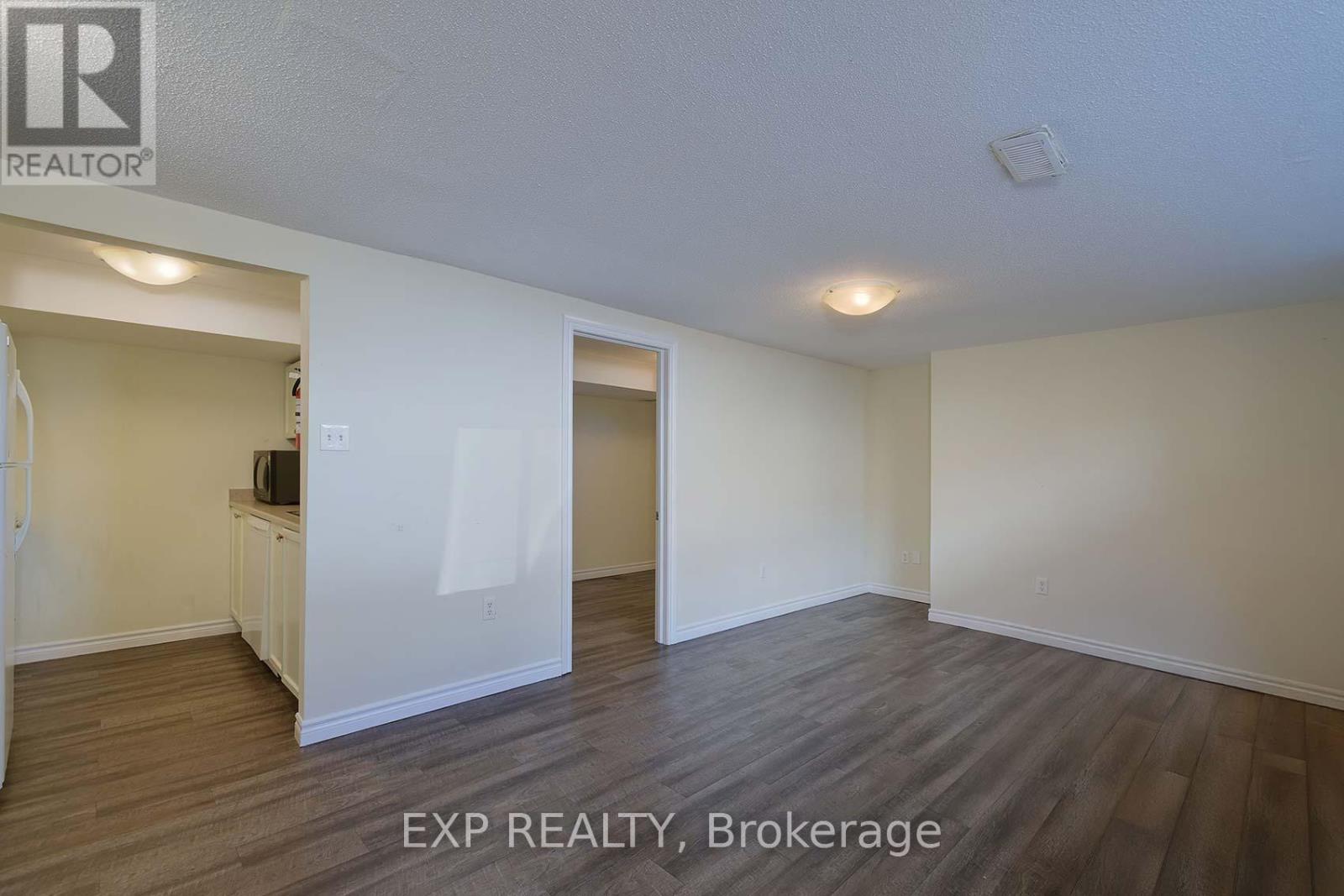 22a Bernick Drive, Barrie, Ontario  L4M 5J5 - Photo 5 - S12630218