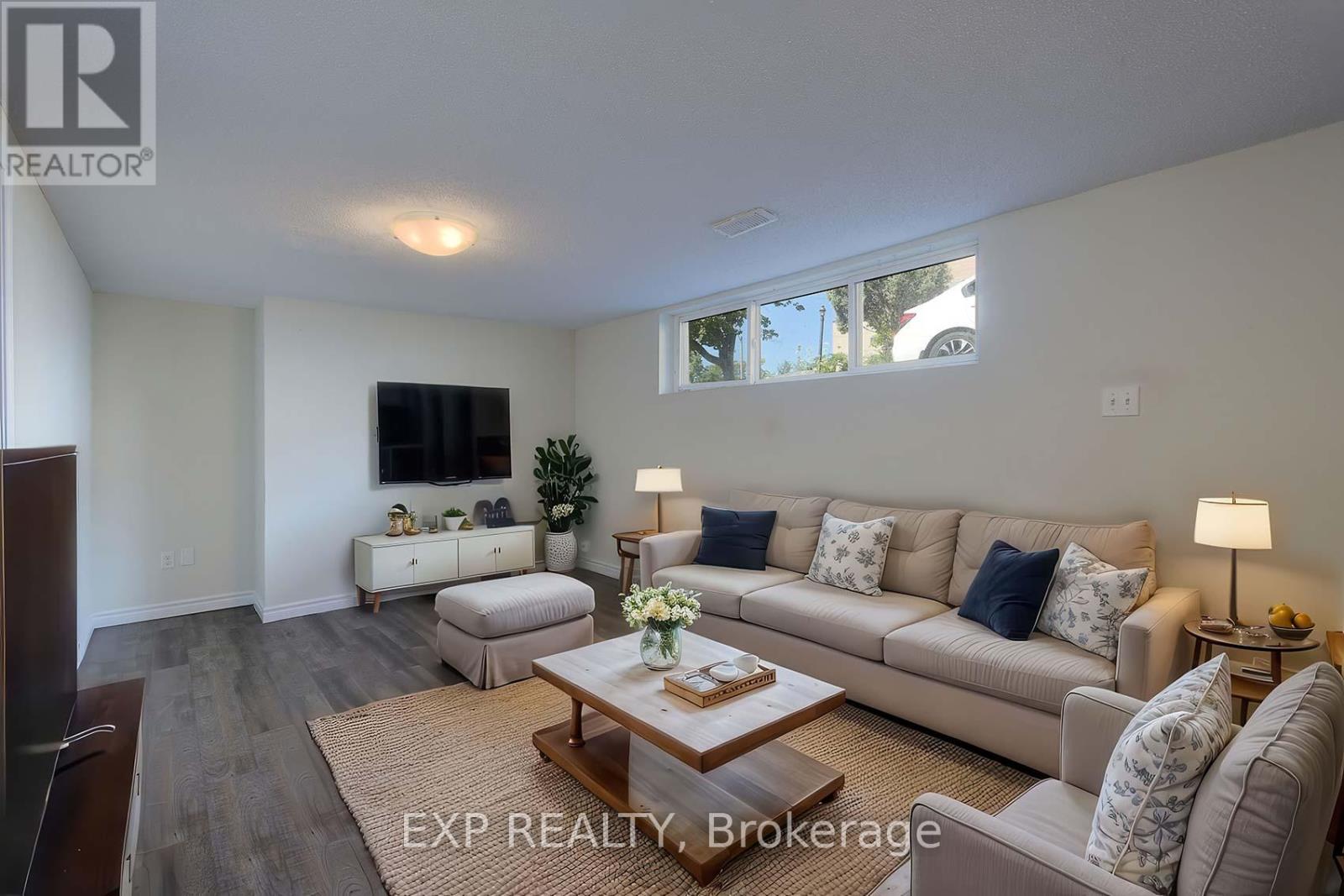 22a Bernick Drive, Barrie, Ontario  L4M 5J5 - Photo 6 - S12630218