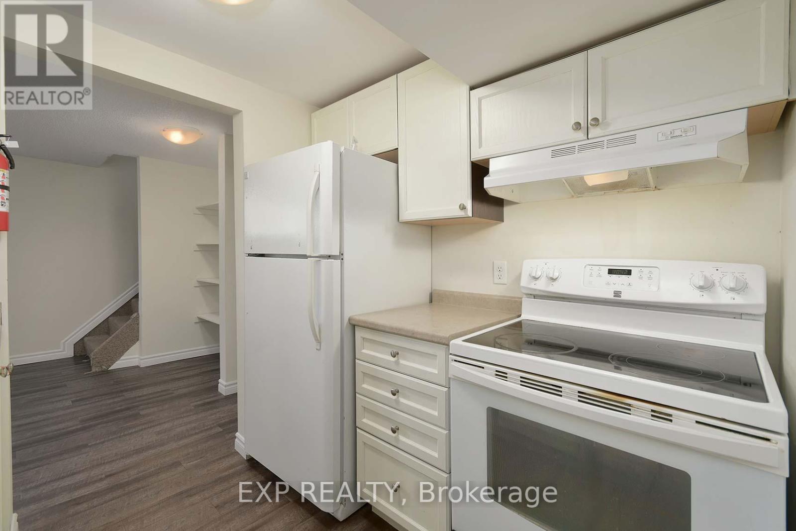 22a Bernick Drive, Barrie, Ontario  L4M 5J5 - Photo 7 - S12630218