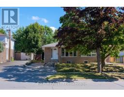 22A BERNICK DRIVE, Barrie, Ontario