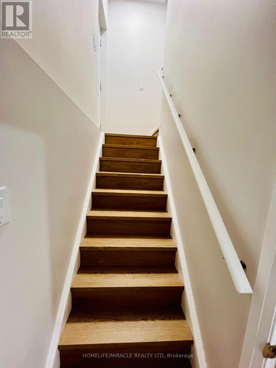 242 Diana Drive, Orillia, Ontario  L3V 0E2 - Photo 3 - S12630236