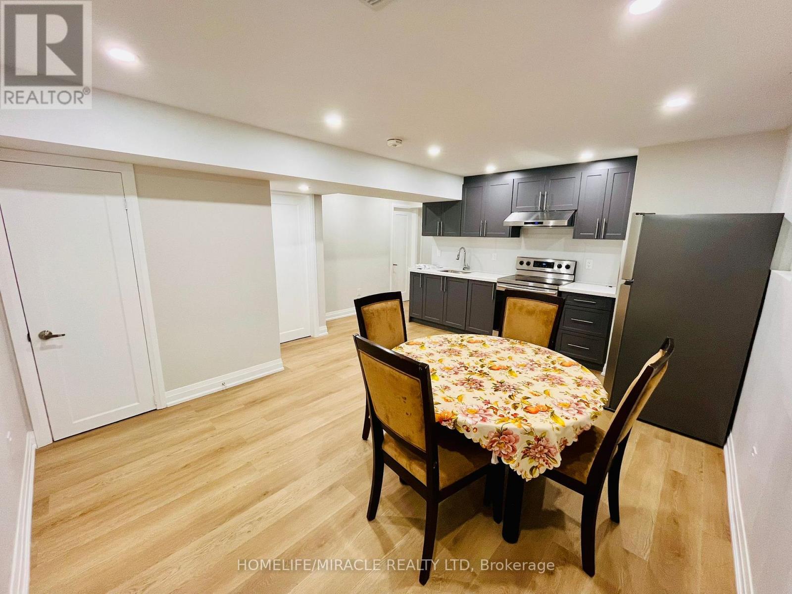 242 Diana Drive, Orillia, Ontario  L3V 0E2 - Photo 4 - S12630236