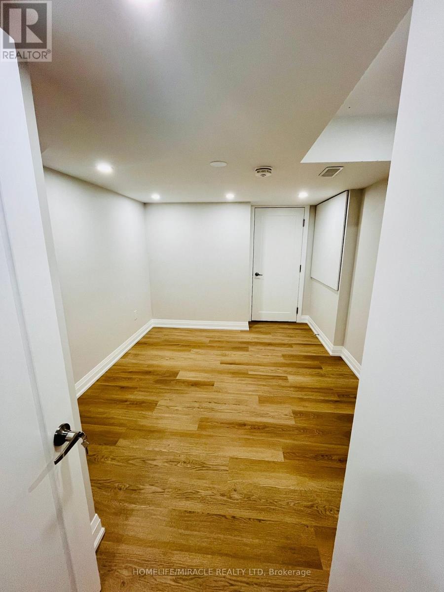 242 Diana Drive, Orillia, Ontario  L3V 0E2 - Photo 5 - S12630236