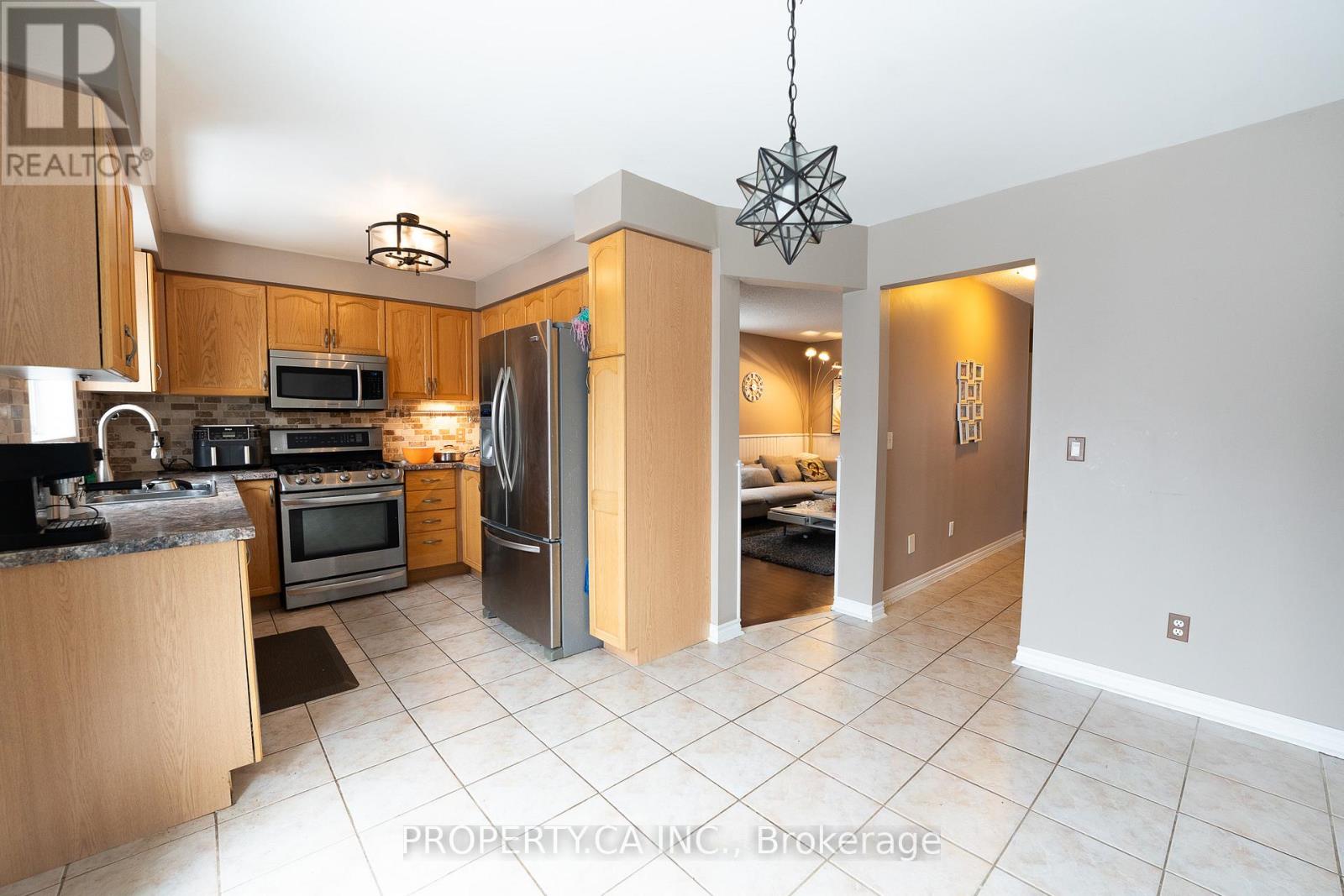 12 Wice Road, Barrie (Holly), Ontario  L4N 8R9 - Photo 6 - S12630258