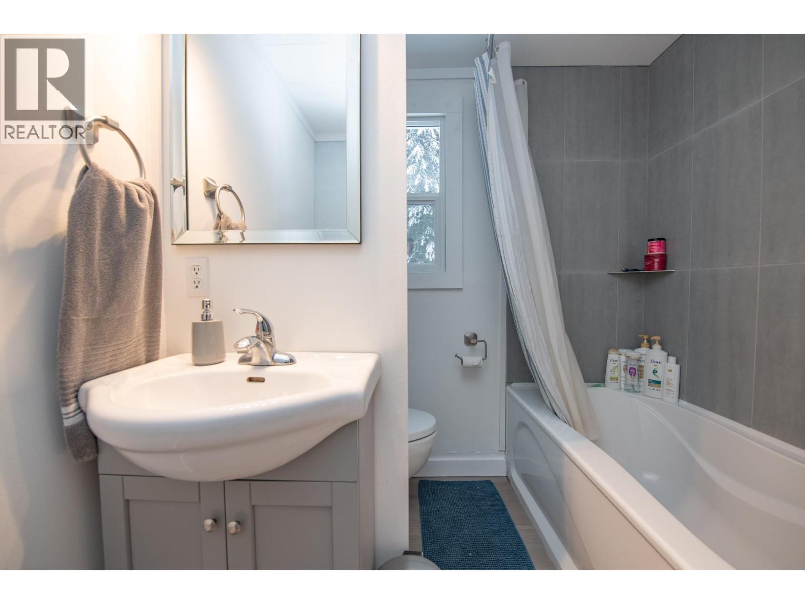 6739 Karjula Road, Falkland, British Columbia  V0E 1W1 - Photo 19 - 10370330