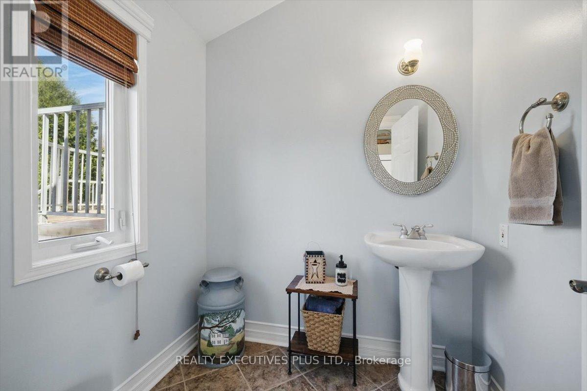 2935 Baseline Road, Clarence-Rockland, Ontario  K0A 3N0 - Photo 24 - X12113646