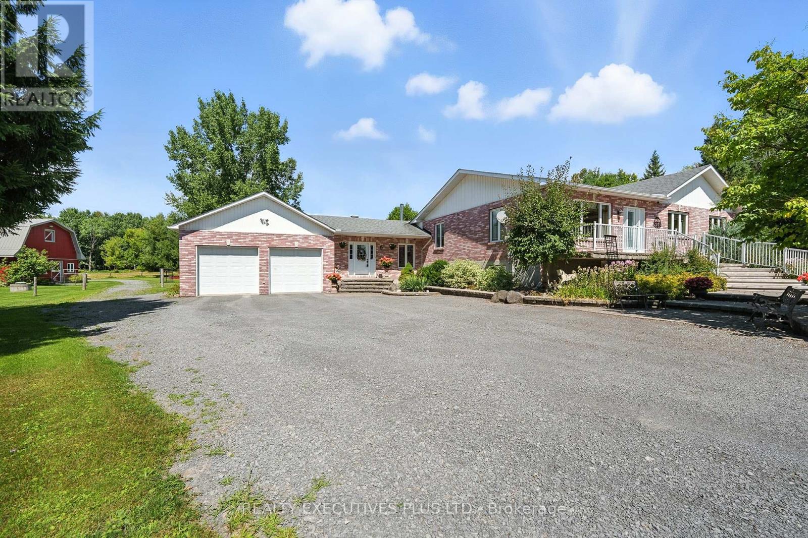 2935 Baseline Road, Clarence-Rockland, Ontario  K0A 3N0 - Photo 4 - X12113646