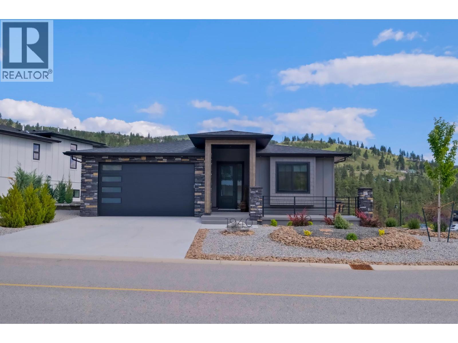 1940 HARRIS Drive, Penticton, British Columbia