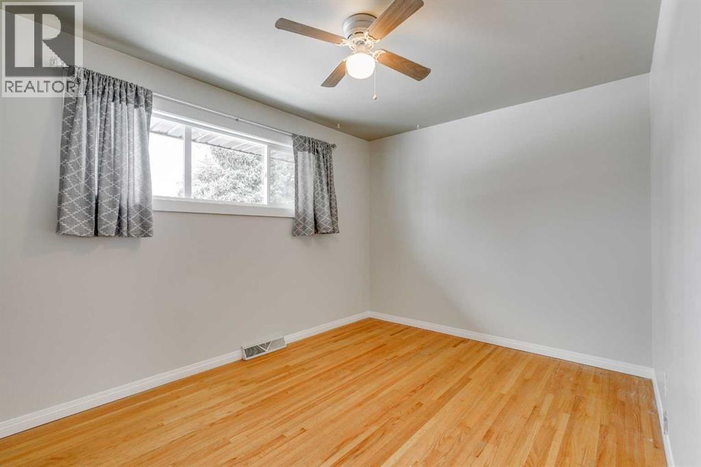 3328 45 Street Sw, Calgary, Alberta  T3E 3T9 - Photo 16 - A2270993