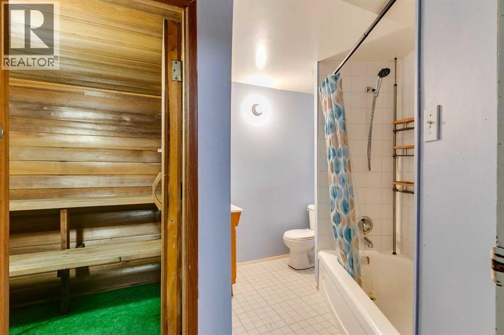 3328 45 Street Sw, Calgary, Alberta  T3E 3T9 - Photo 29 - A2270993