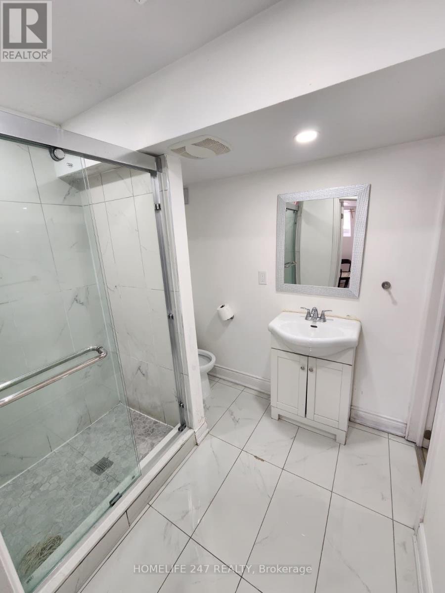 80 Vista Green Crescent, Brampton (Fletcher's Meadow), Ontario  L7A 2S4 - Photo 6 - W12630204