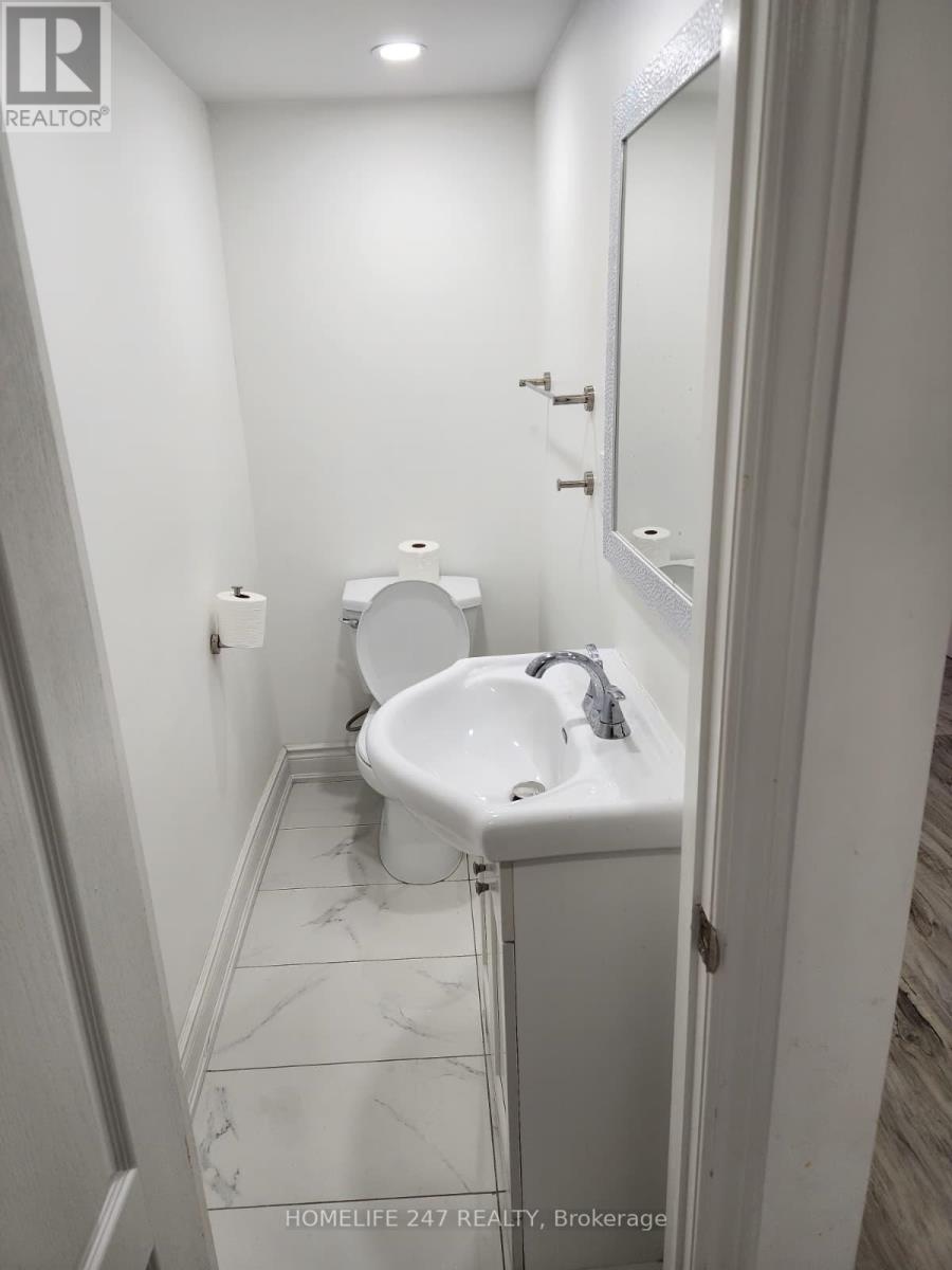 80 Vista Green Crescent, Brampton (Fletcher's Meadow), Ontario  L7A 2S4 - Photo 7 - W12630204