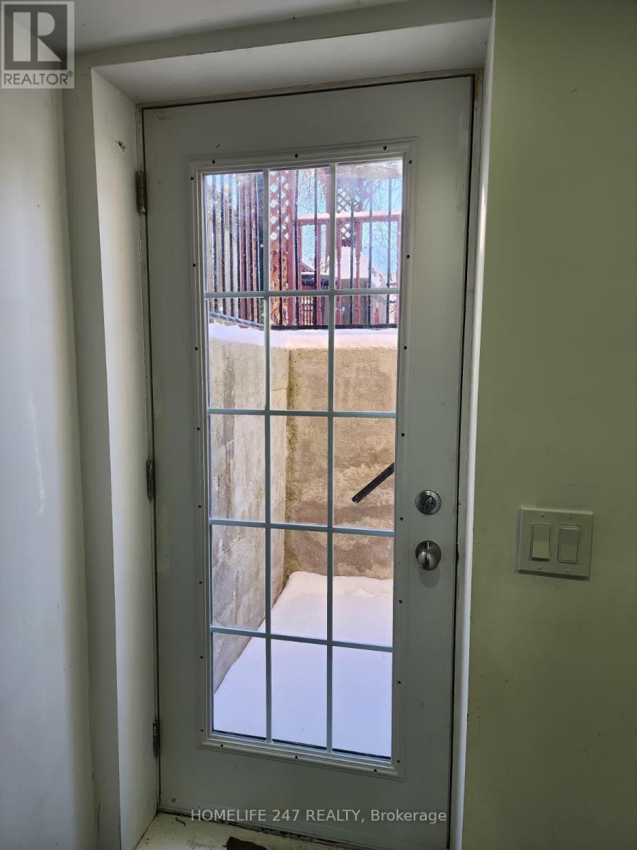 80 Vista Green Crescent, Brampton (Fletcher's Meadow), Ontario  L7A 2S4 - Photo 9 - W12630204