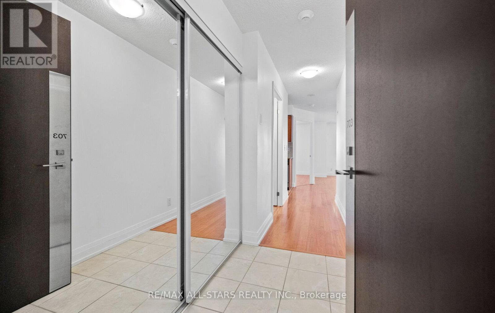 703 - 1060 Sheppard Avenue W, Toronto, Ontario  M3J 0G7 - Photo 8 - W12630244
