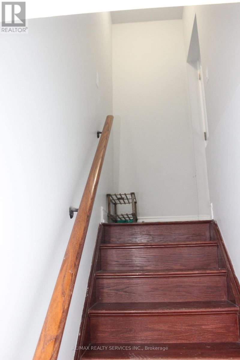 Bsmt-21 Jacksonville Drive, Brampton, Ontario  L6P 2Z3 - Photo 2 - W12630250