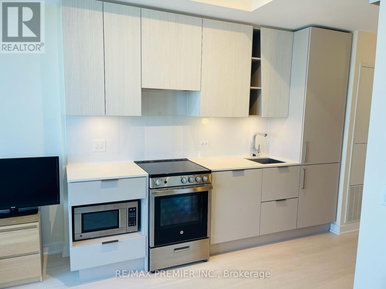 3407 - 3900 Confederation Parkway, Mississauga (City Centre), Ontario  L5B 0M3 - Photo 10 - W12630254