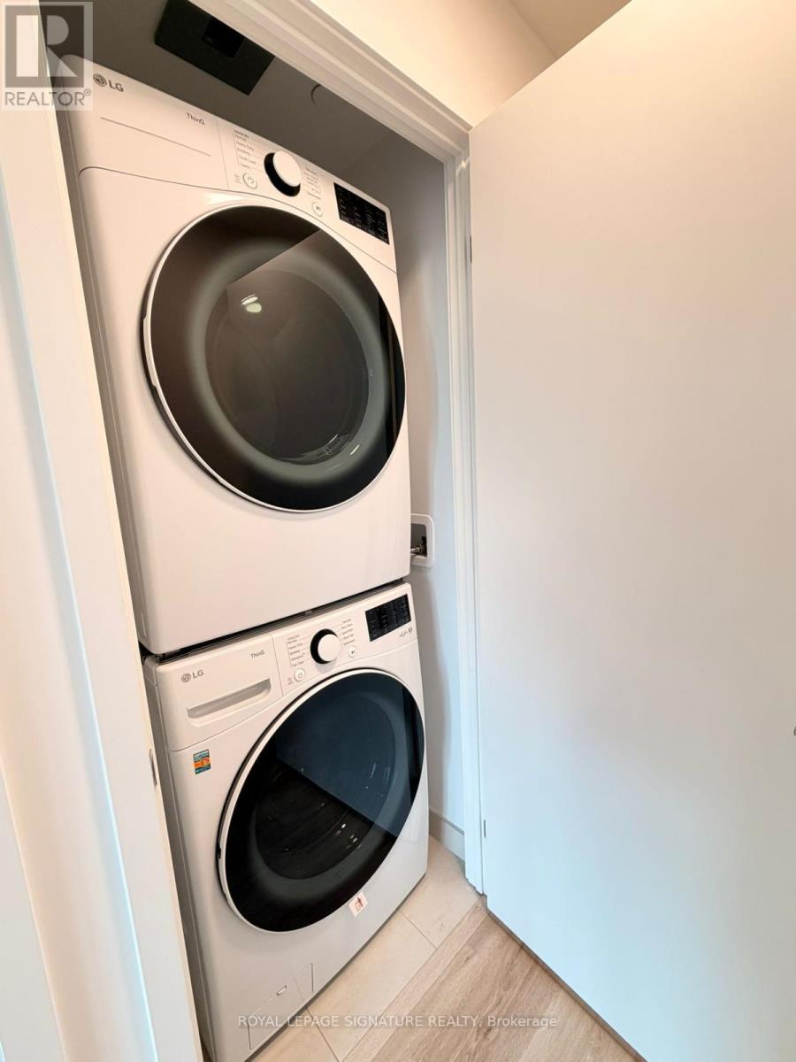 1510 - 395 Square One Drive, Mississauga (City Centre), Ontario  L5B 0P6 - Photo 19 - W12630260