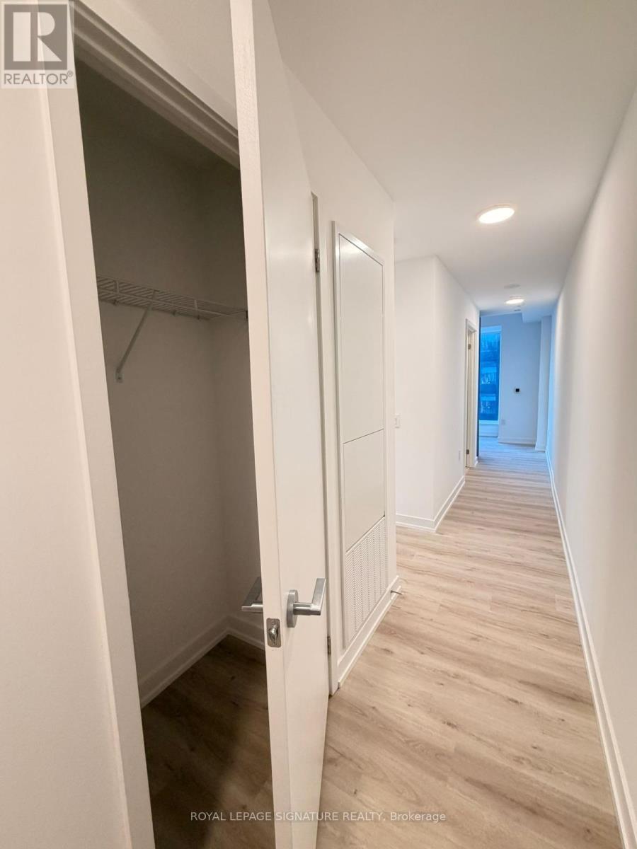 1510 - 395 Square One Drive, Mississauga (City Centre), Ontario  L5B 0P6 - Photo 3 - W12630260