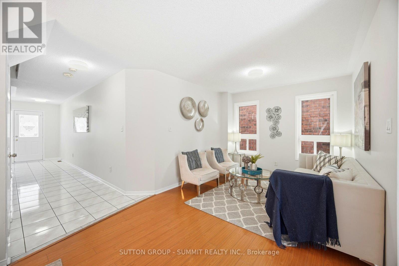 91 Woodhaven Drive, Brampton, Ontario  L7A 1Y8 - Photo 4 - W12630266