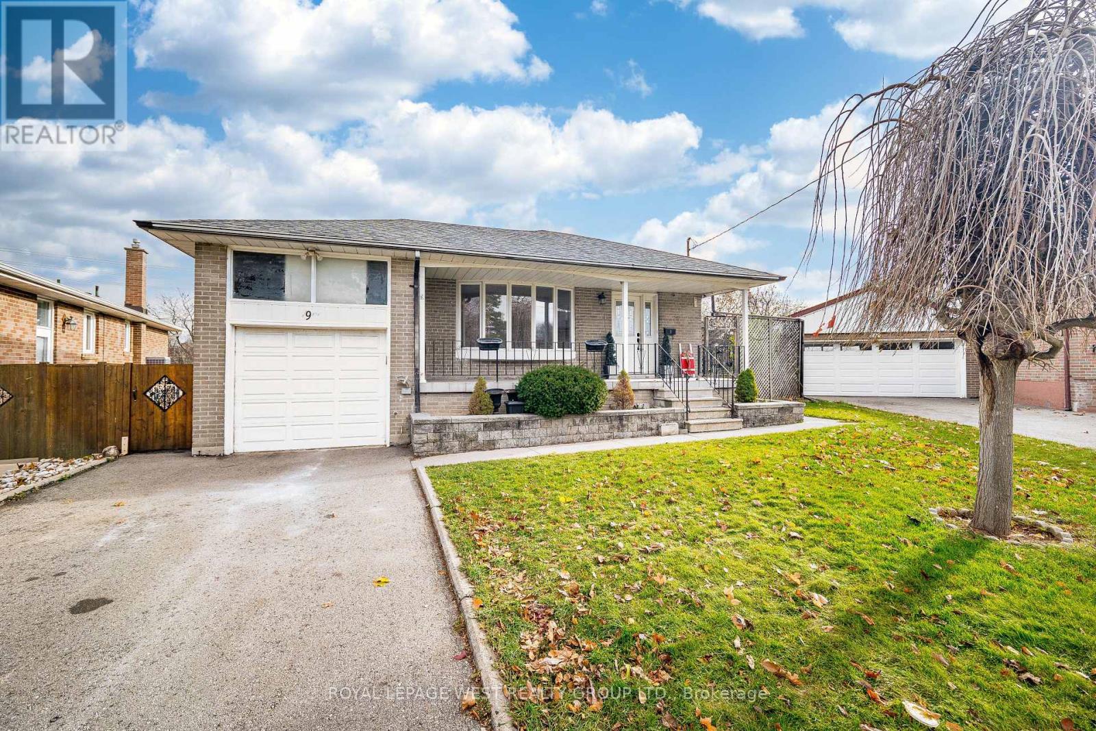 9 ROSEFAIR CRESCENT, Toronto, Ontario
