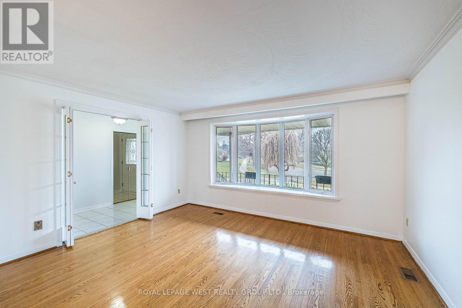 9 Rosefair Crescent, Toronto, Ontario  M9W 3B1 - Photo 3 - W12630320