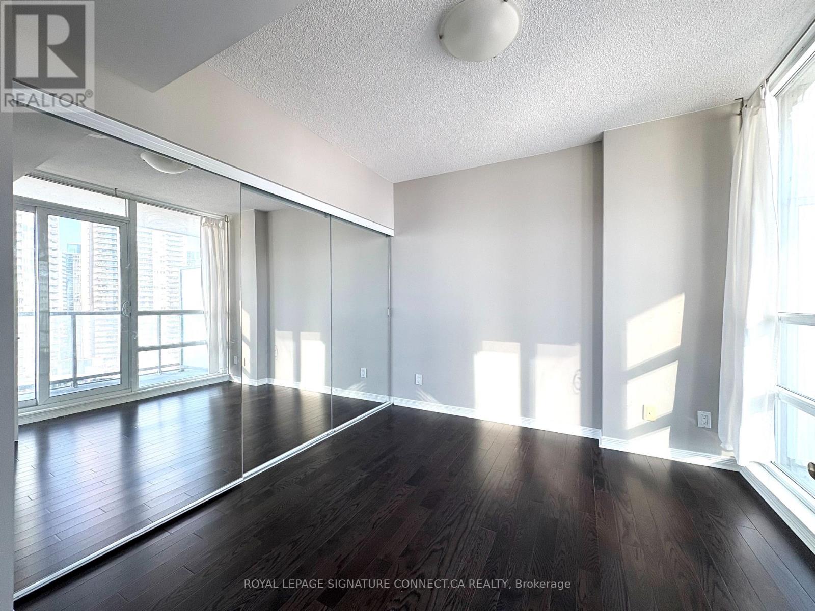 1706 - 2230 Lake Shore Boulevard W, Toronto, Ontario  M8Y 0A2 - Photo 14 - W12630344