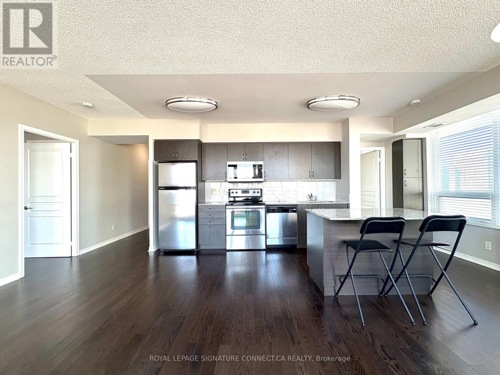 1706 - 2230 Lake Shore Boulevard W, Toronto, Ontario  M8Y 0A2 - Photo 2 - W12630344