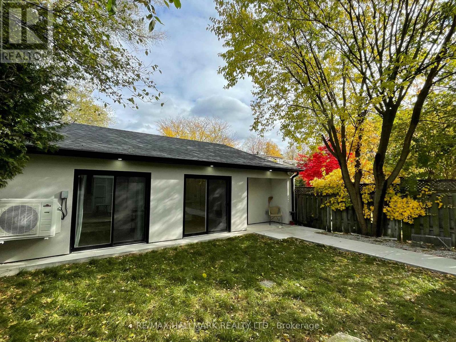 GARDEN - 45 NORTHCLIFFE BOULEVARD, Toronto, Ontario