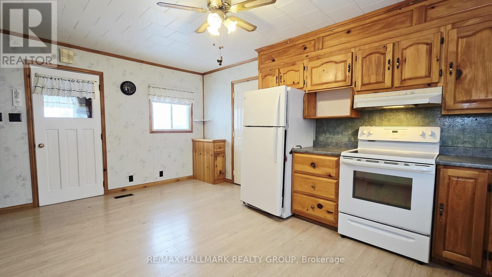 3427 John Shaw Road, Ottawa, Ontario K0A 2H0 - Photo 12 - X12630374