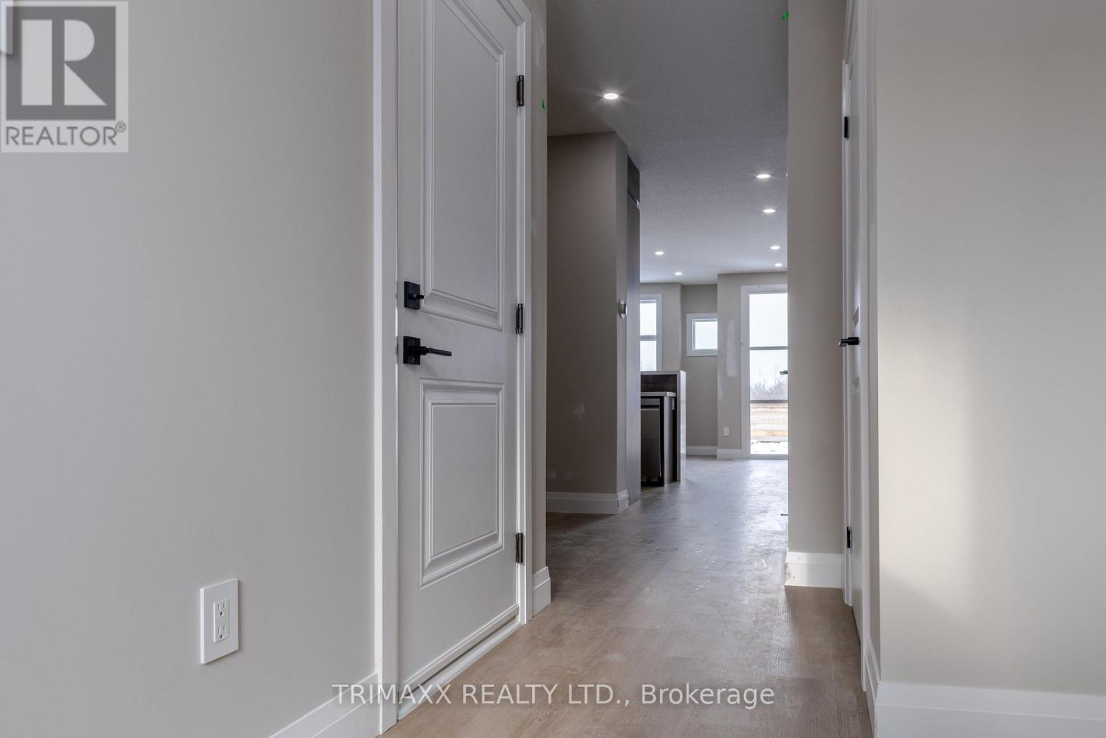 54 Warren Trail, Welland, Ontario L3B 0N8 - Photo 6 - X12630188