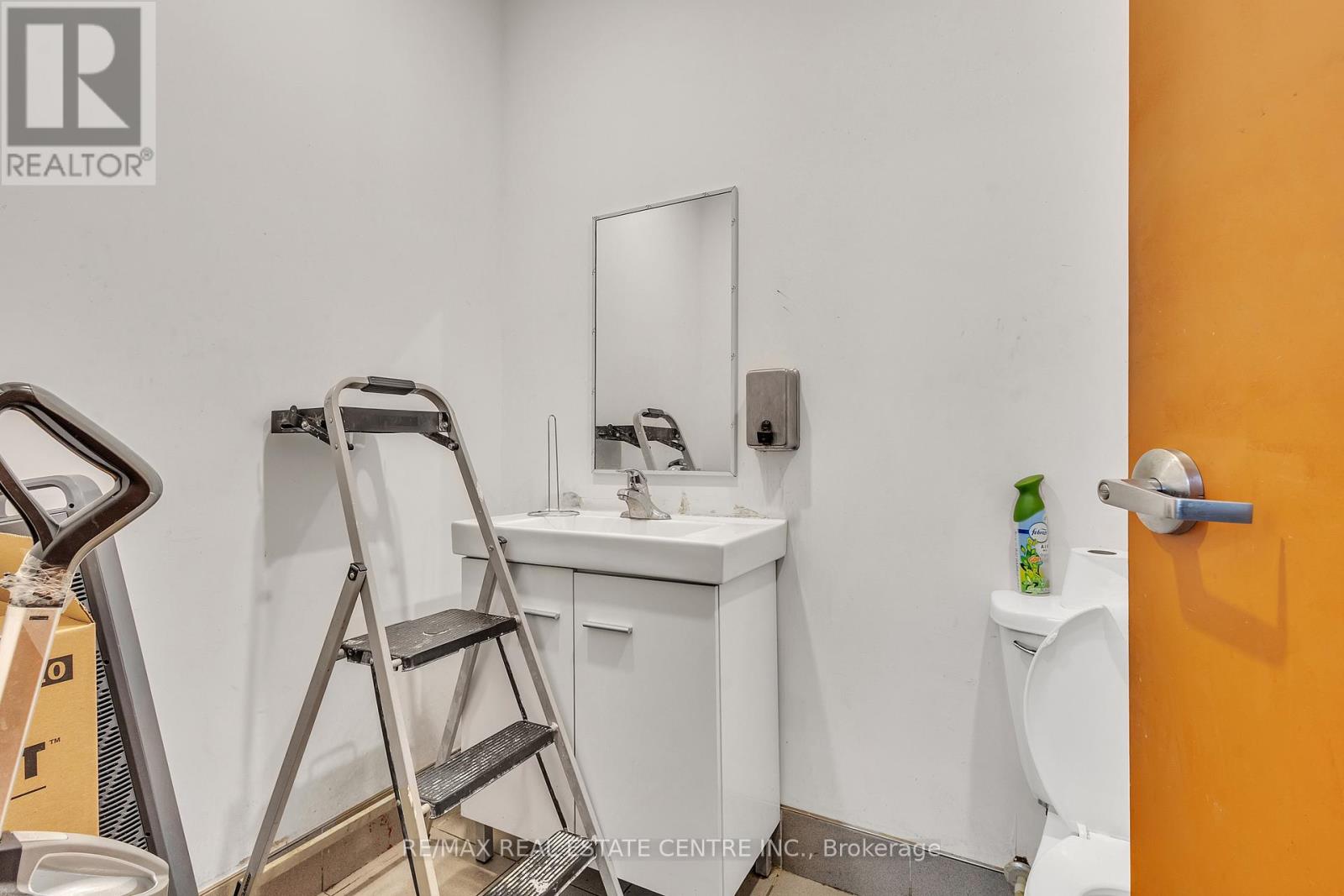 106b - 5 Manitou Drive, Kitchener, Ontario  N2C 2J6 - Photo 23 - X12630264