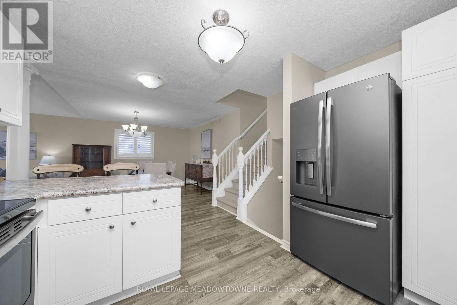 48 Dickinson Court, Centre Wellington, Ontario N0B 1S0 - Photo 15 - X12630280