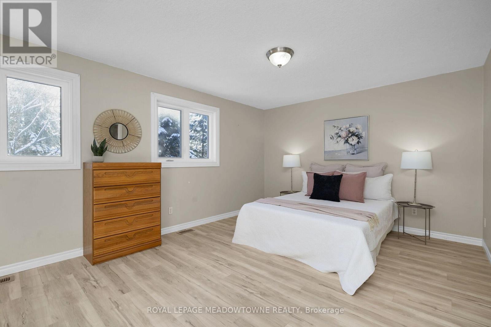 48 Dickinson Court, Centre Wellington, Ontario N0B 1S0 - Photo 17 - X12630280