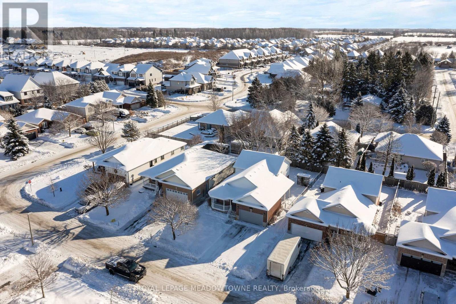 48 Dickinson Court, Centre Wellington, Ontario N0B 1S0 - Photo 3 - X12630280