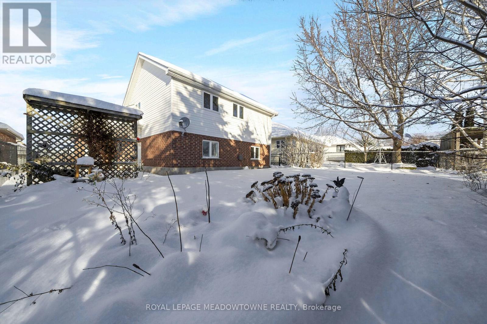 48 Dickinson Court, Centre Wellington, Ontario N0B 1S0 - Photo 31 - X12630280