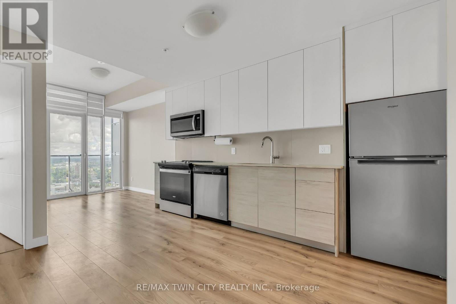 2404 - 60 Frederick Street, Kitchener, Ontario N2H 0C7 - Photo 12 - X12630296