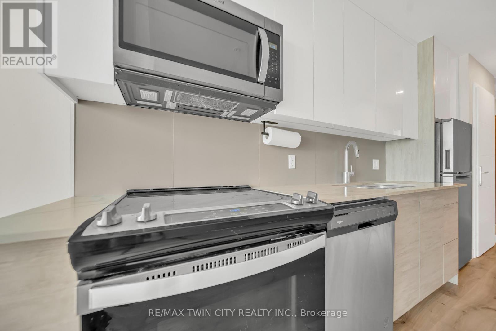 2404 - 60 Frederick Street, Kitchener, Ontario N2H 0C7 - Photo 13 - X12630296