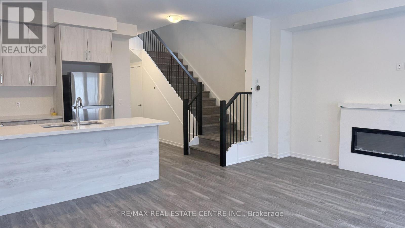 44 Seahorse Common N, Cambridge, Ontario  N1T 0H3 - Photo 2 - X12630302