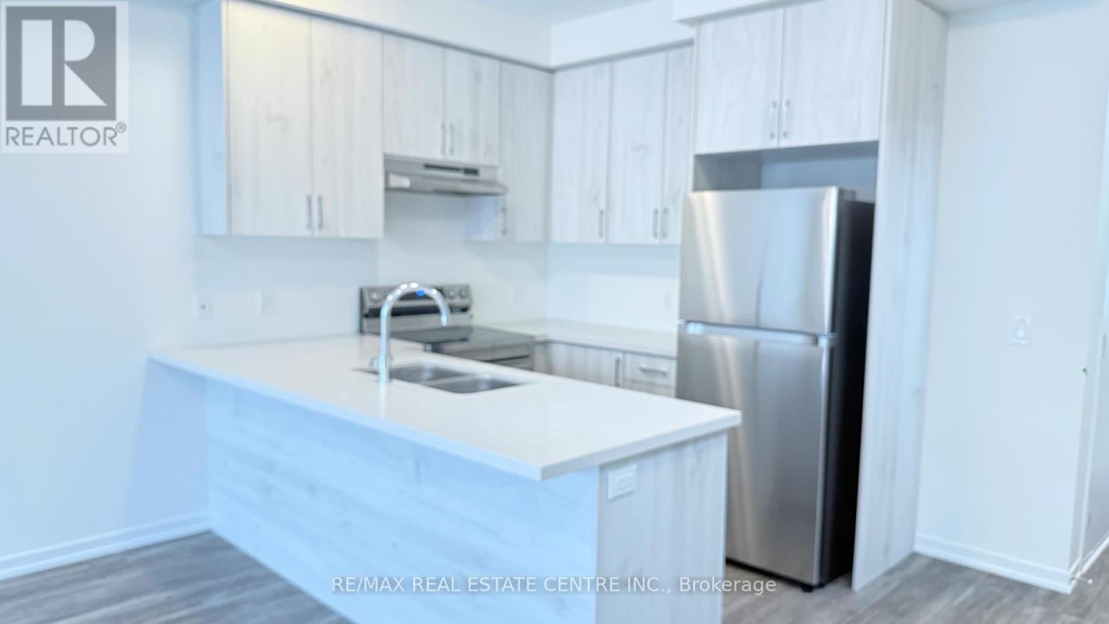 44 Seahorse Common N, Cambridge, Ontario  N1T 0H3 - Photo 6 - X12630302