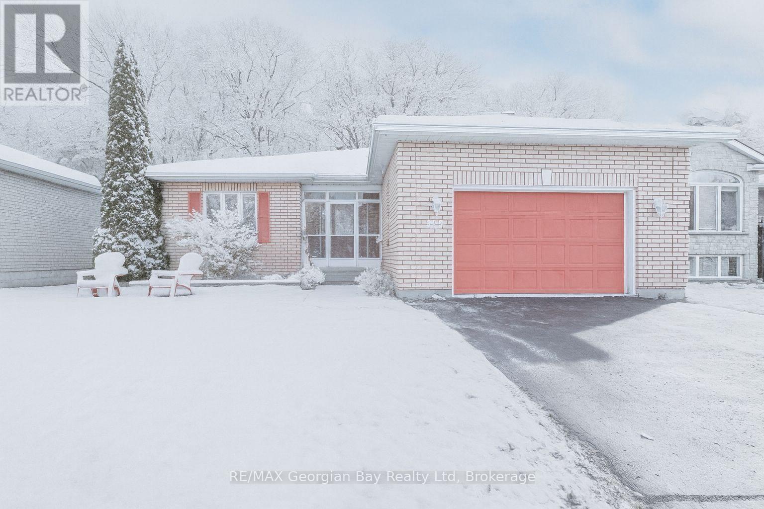 925 DOMINION AVENUE, Midland, Ontario