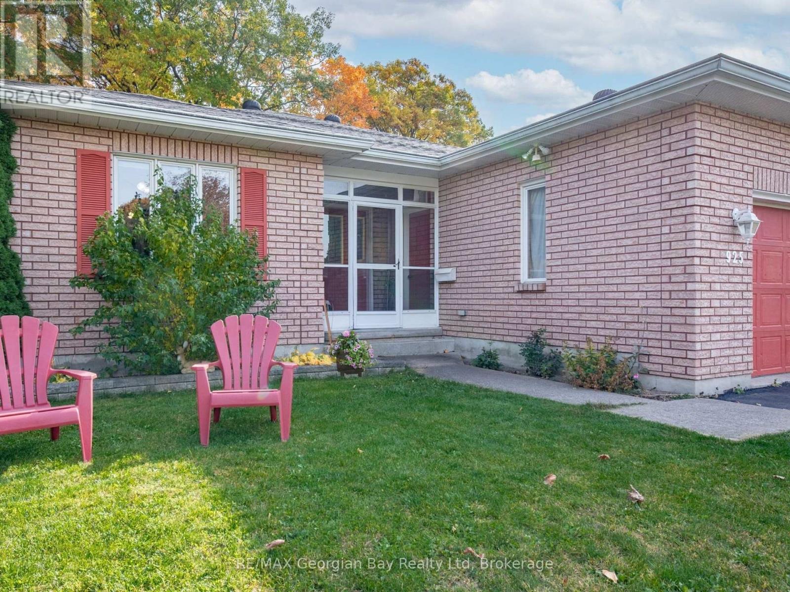 925 Dominion Avenue, Midland, Ontario  L4R 4W2 - Photo 3 - S12530096