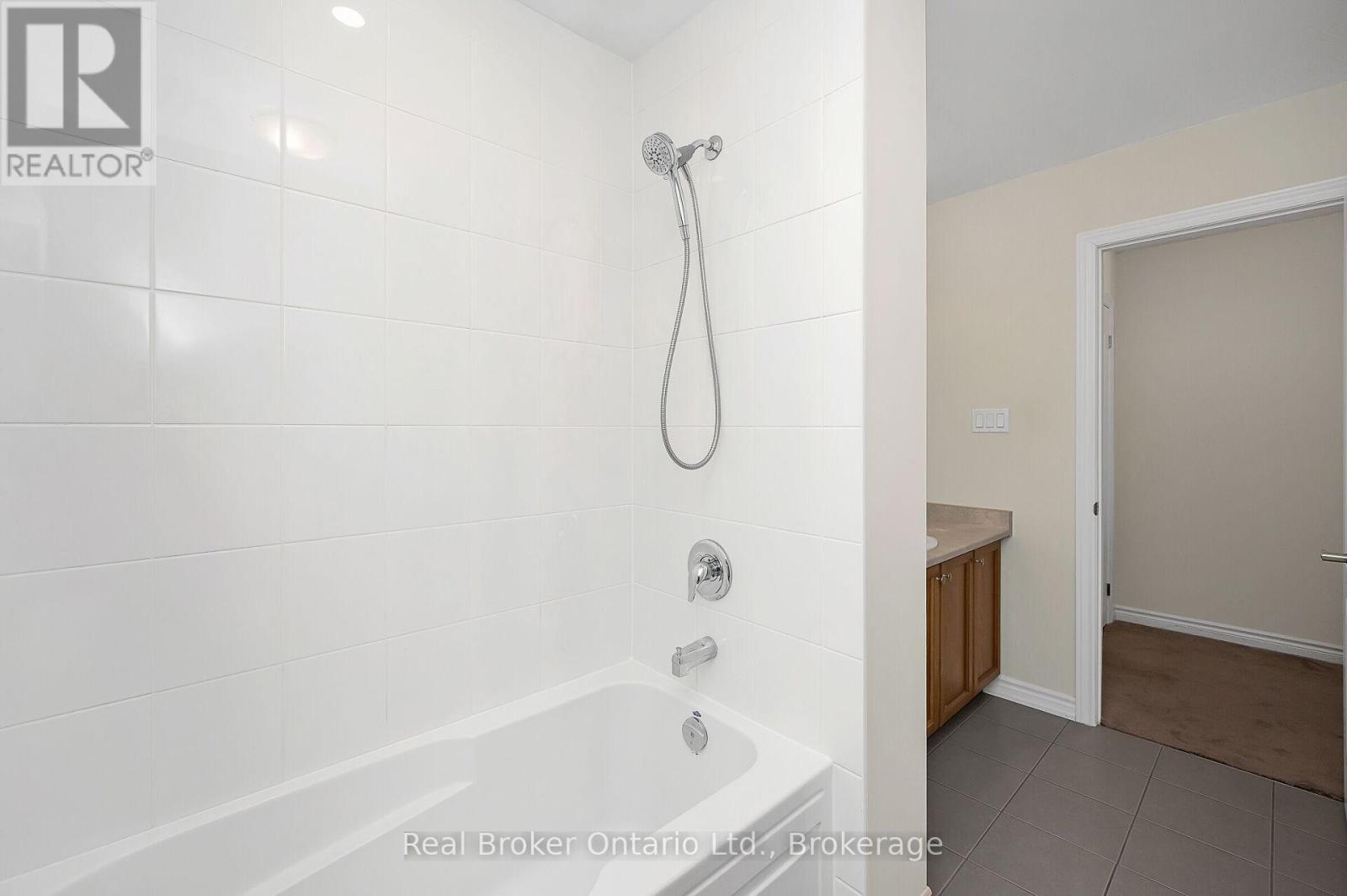 11 Frontier Drive, Thorold, Ontario  L2V 0K3 - Photo 32 - X12630386