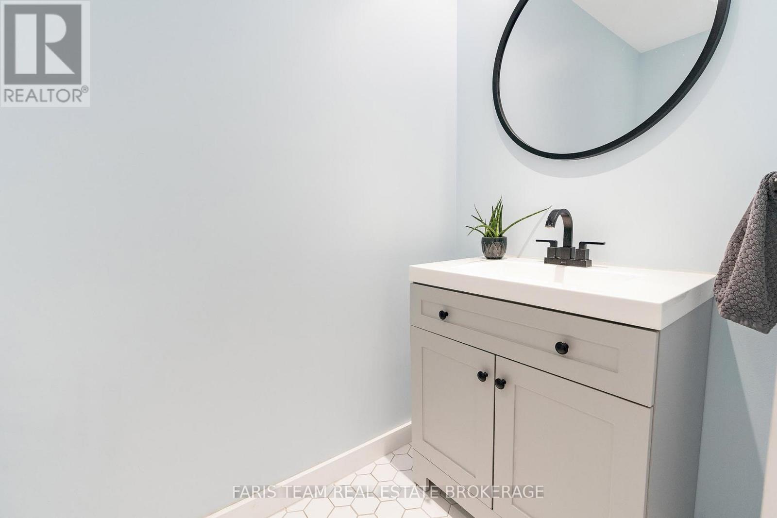 1844 Oakwood Road, Innisfil, Ontario  L9S 2W1 - Photo 16 - N12485521