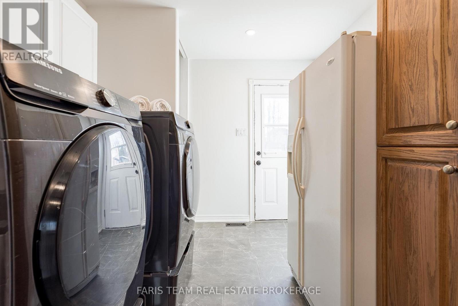 2040 Lea Road, Innisfil (Alcona), Ontario  L9S 1T3 - Photo 19 - N12569250