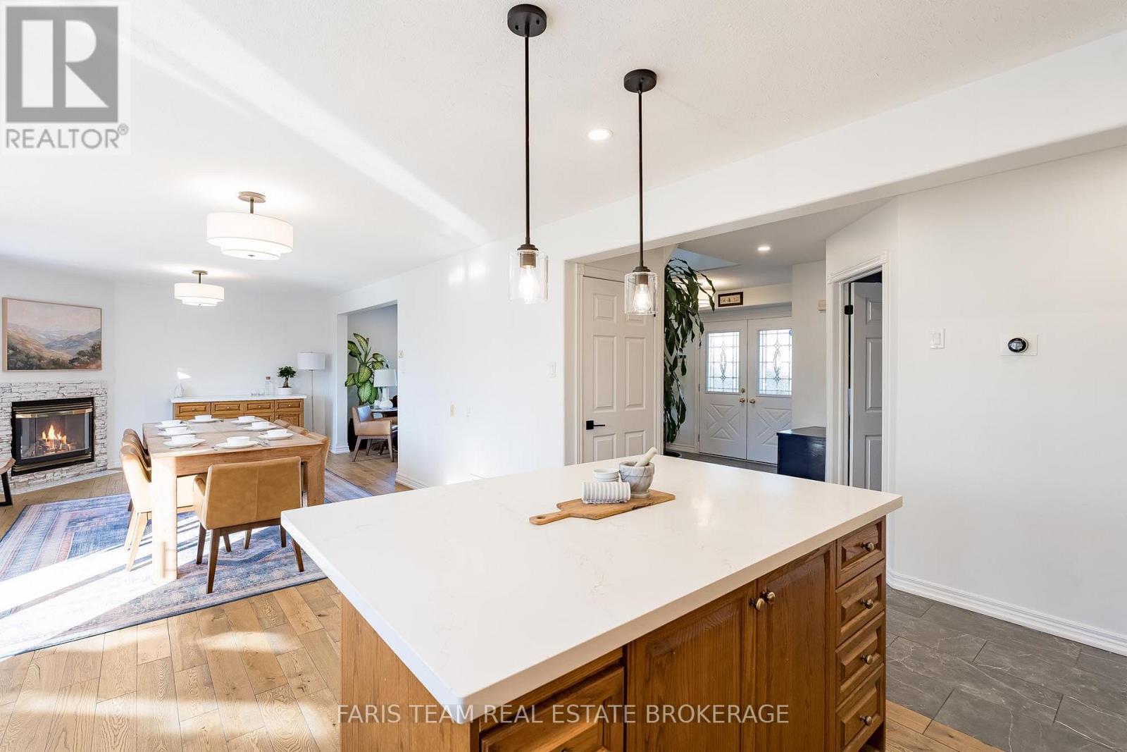 2040 Lea Road, Innisfil (Alcona), Ontario  L9S 1T3 - Photo 10 - N12569250