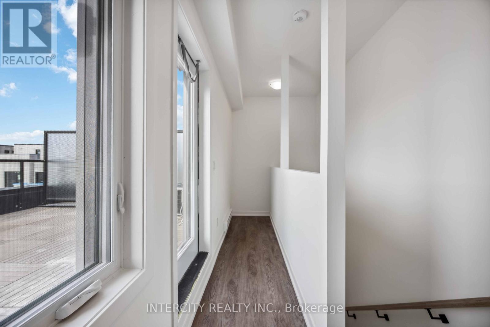 1215 - 8 David Eyer Road, Richmond Hill, Ontario  L4S 0N3 - Photo 20 - N12629922