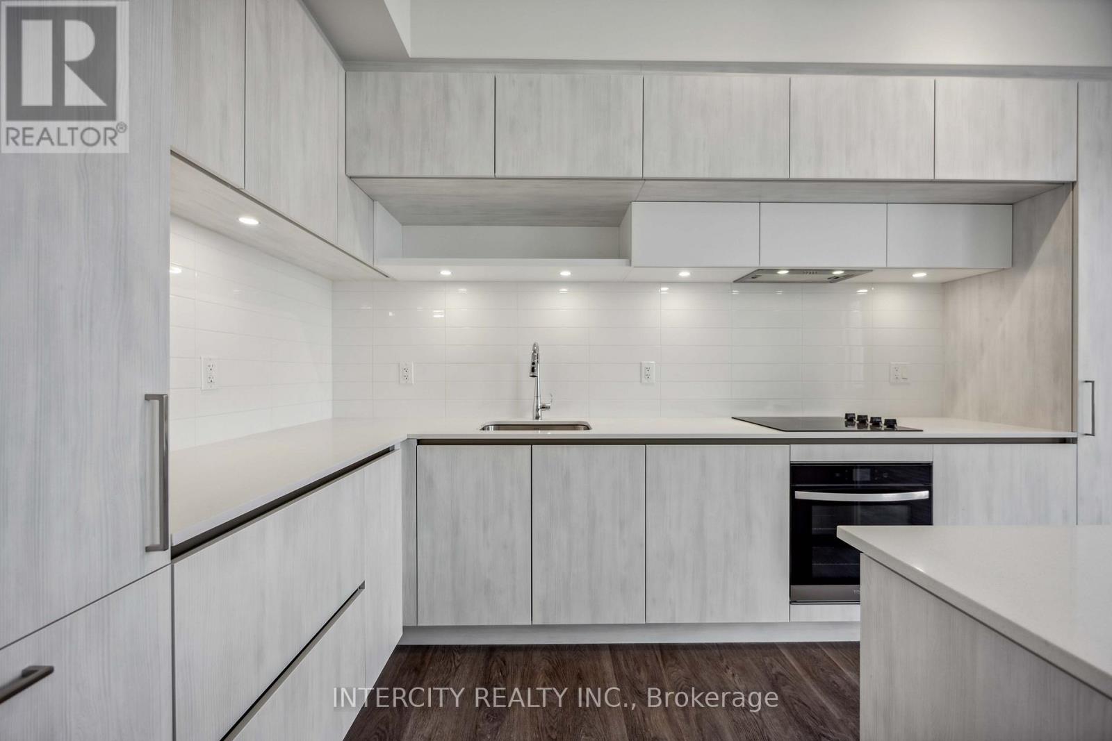 1215 - 8 David Eyer Road, Richmond Hill, Ontario  L4S 0N3 - Photo 9 - N12629922