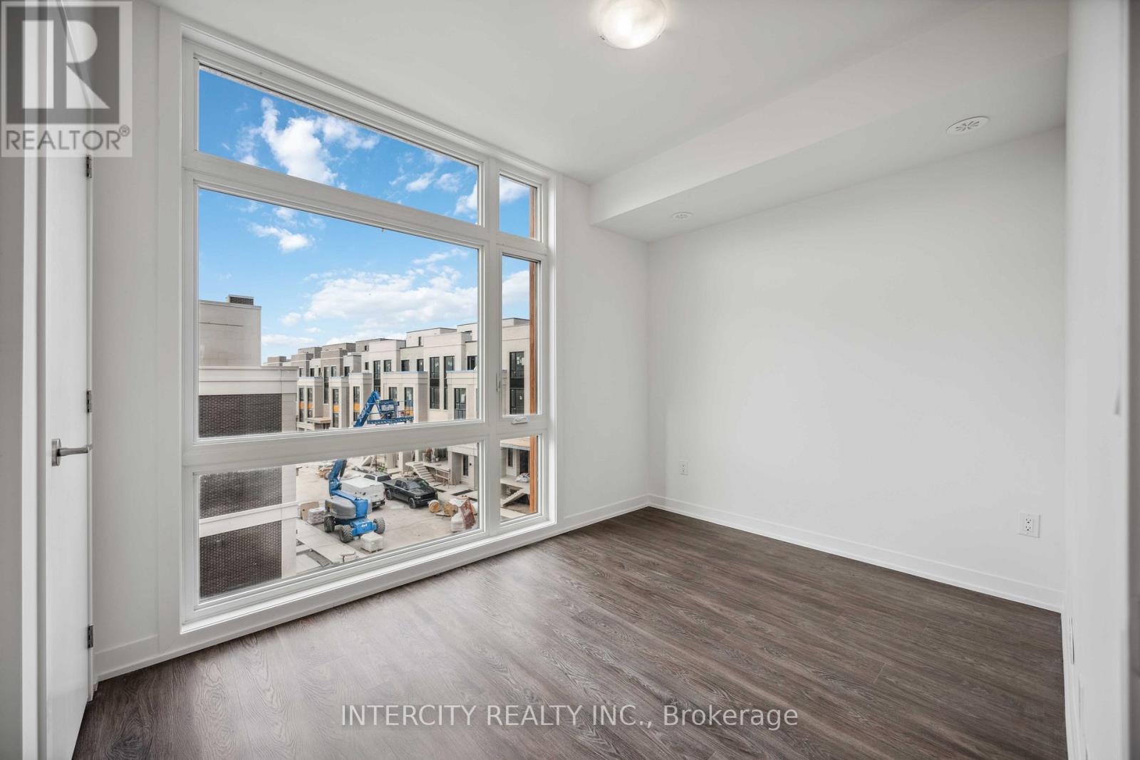 1215 - 8 David Eyer Road, Richmond Hill, Ontario  L4S 0N3 - Photo 13 - N12629922