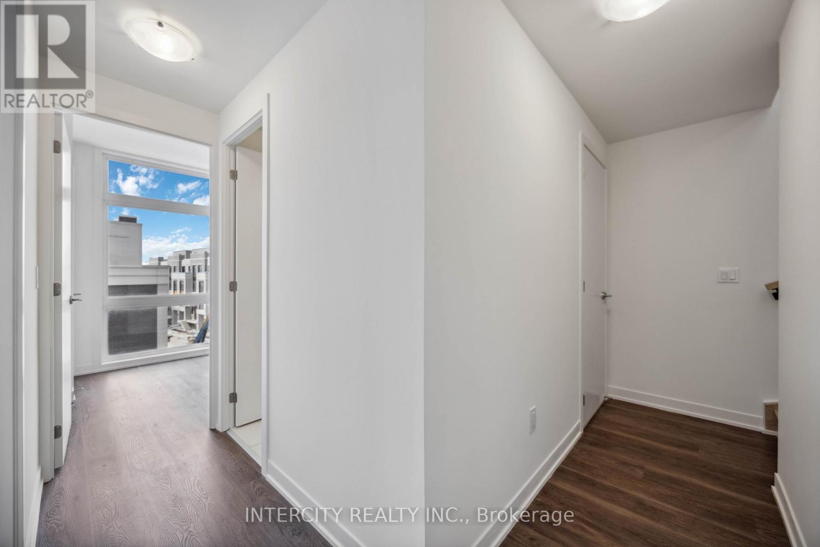 1215 - 8 David Eyer Road, Richmond Hill, Ontario  L4S 0N3 - Photo 18 - N12629922